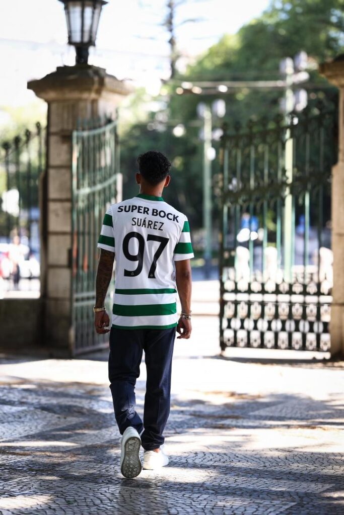Back view of Luis Suárez wearing Sporting CP jersey number 97 during training.