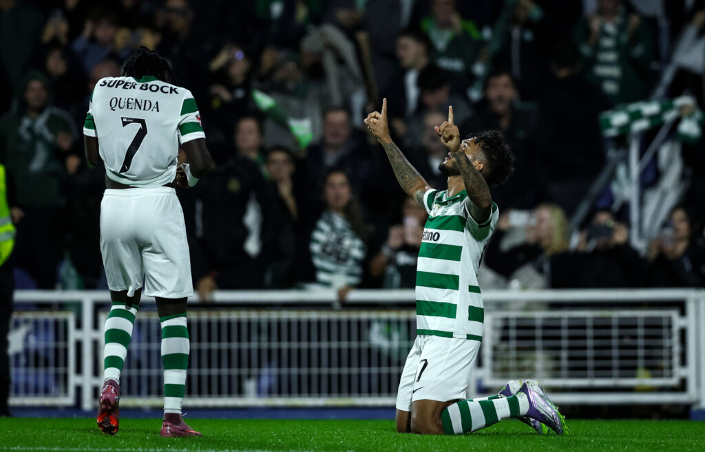 Luis Suarez celebrating goal against Estoril