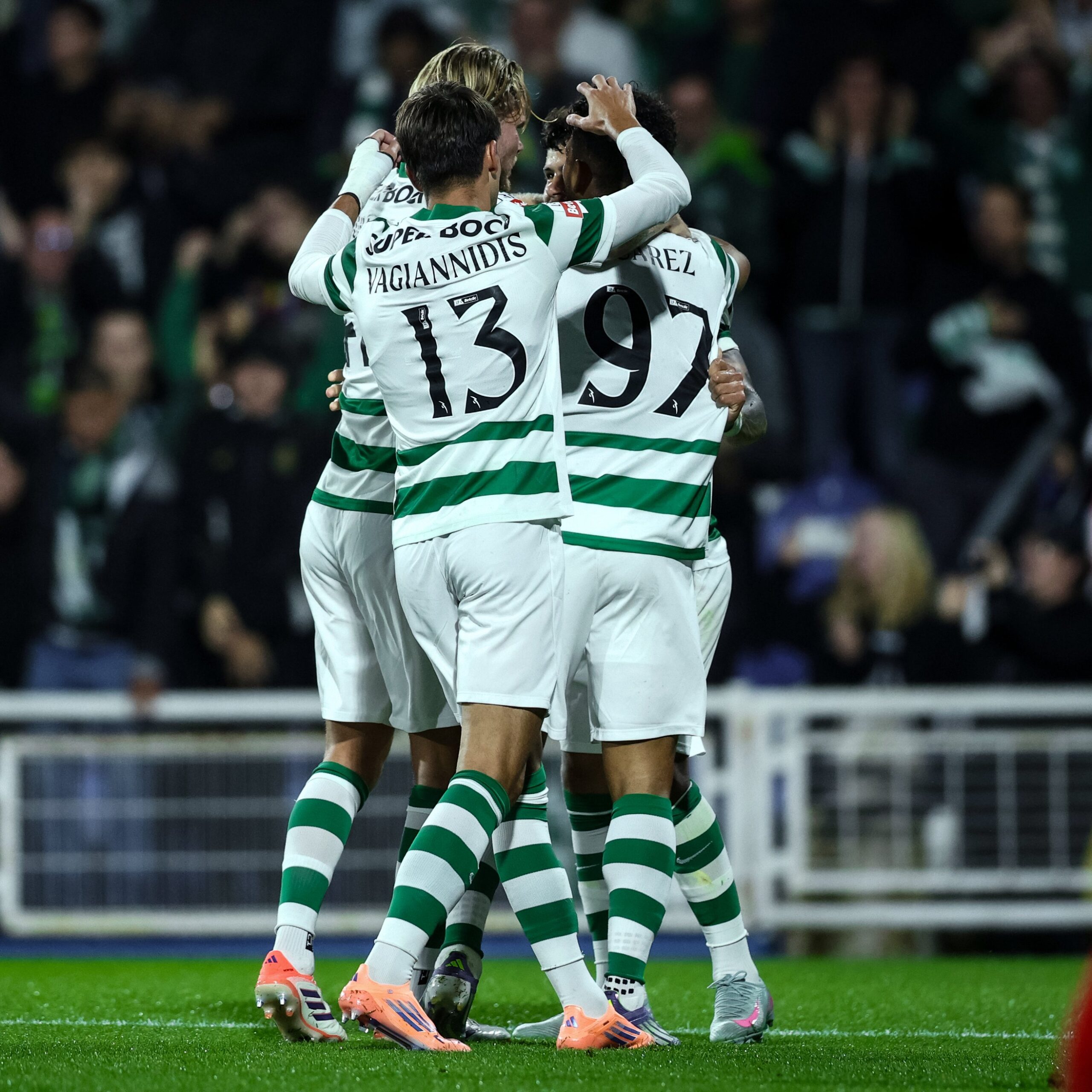 Sporting Players celebrating goal