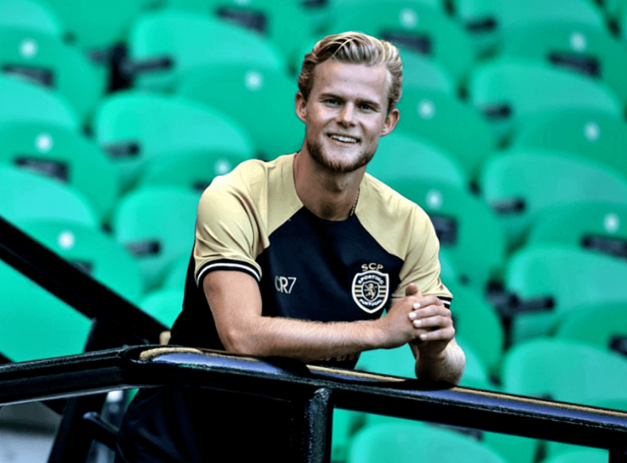 Morten Hjulmand with Sporting CP shirt